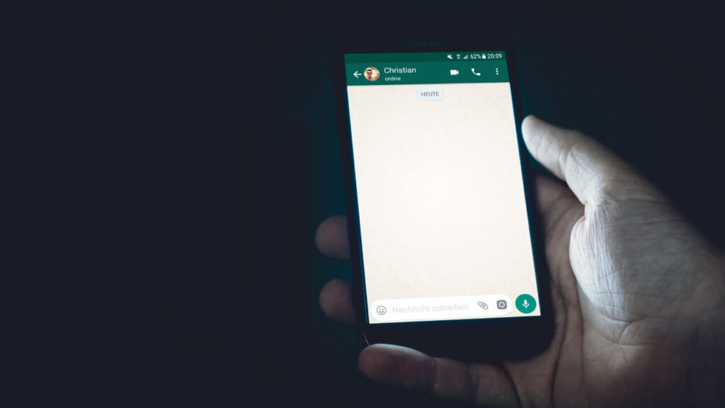 WhatsApp is introducing a feature of "Group Chat Polls"