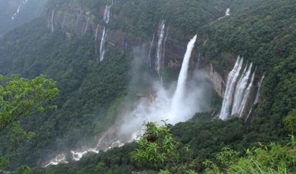 Meghalaya Tour Packages: Spend Your Vacations in the Abode of Clouds