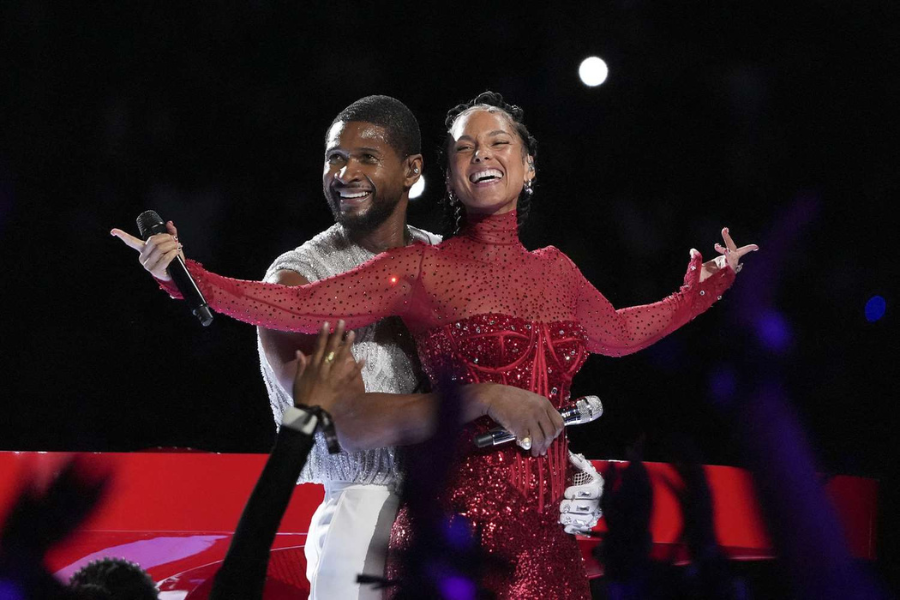 Usher joined by Alicia Keys and will.i.am at Super Bowl half-time show